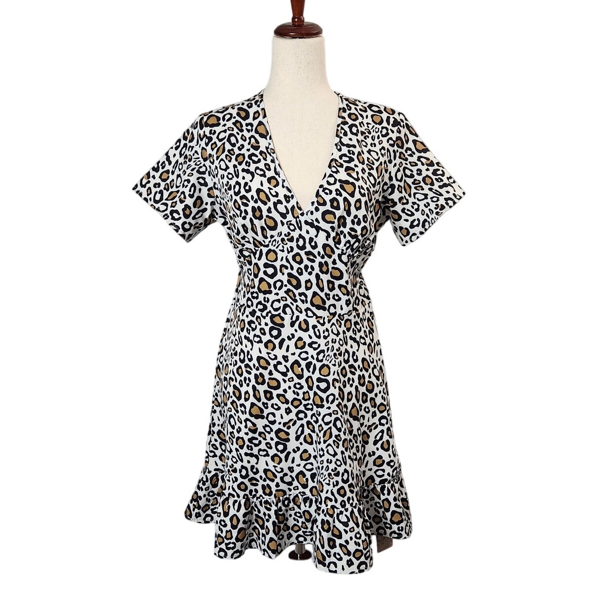 Emery Rose Dress Leopard Print Ruffle Hem Short Sleeve V-Neck Women's Small New